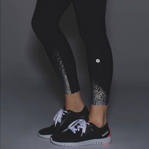 Lululemon Tight Stuff Scalloped Leggings II *25”